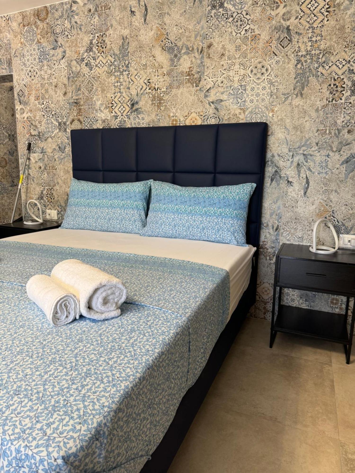 Edo House Anzio - Beachfront - Fronte Mare - Affittacamere Buitenkant foto