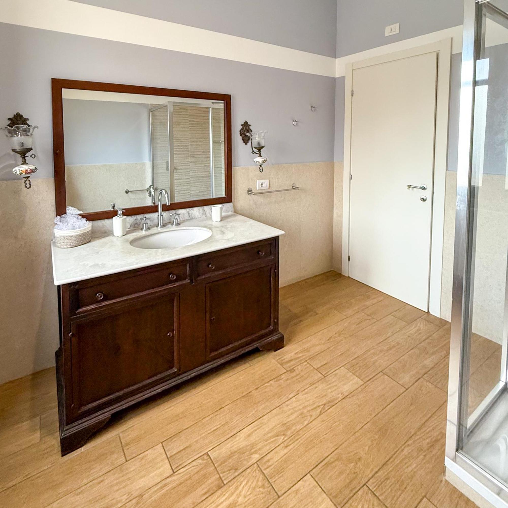 Edo House Anzio - Beachfront - Fronte Mare - Affittacamere Buitenkant foto