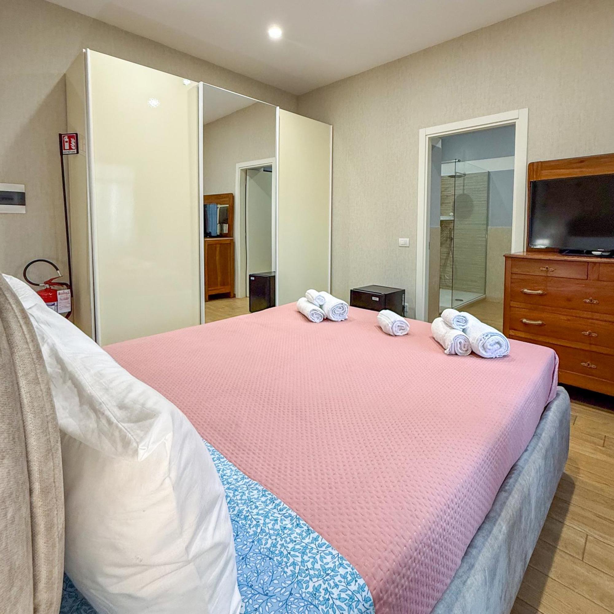 Edo House Anzio - Beachfront - Fronte Mare - Affittacamere Buitenkant foto