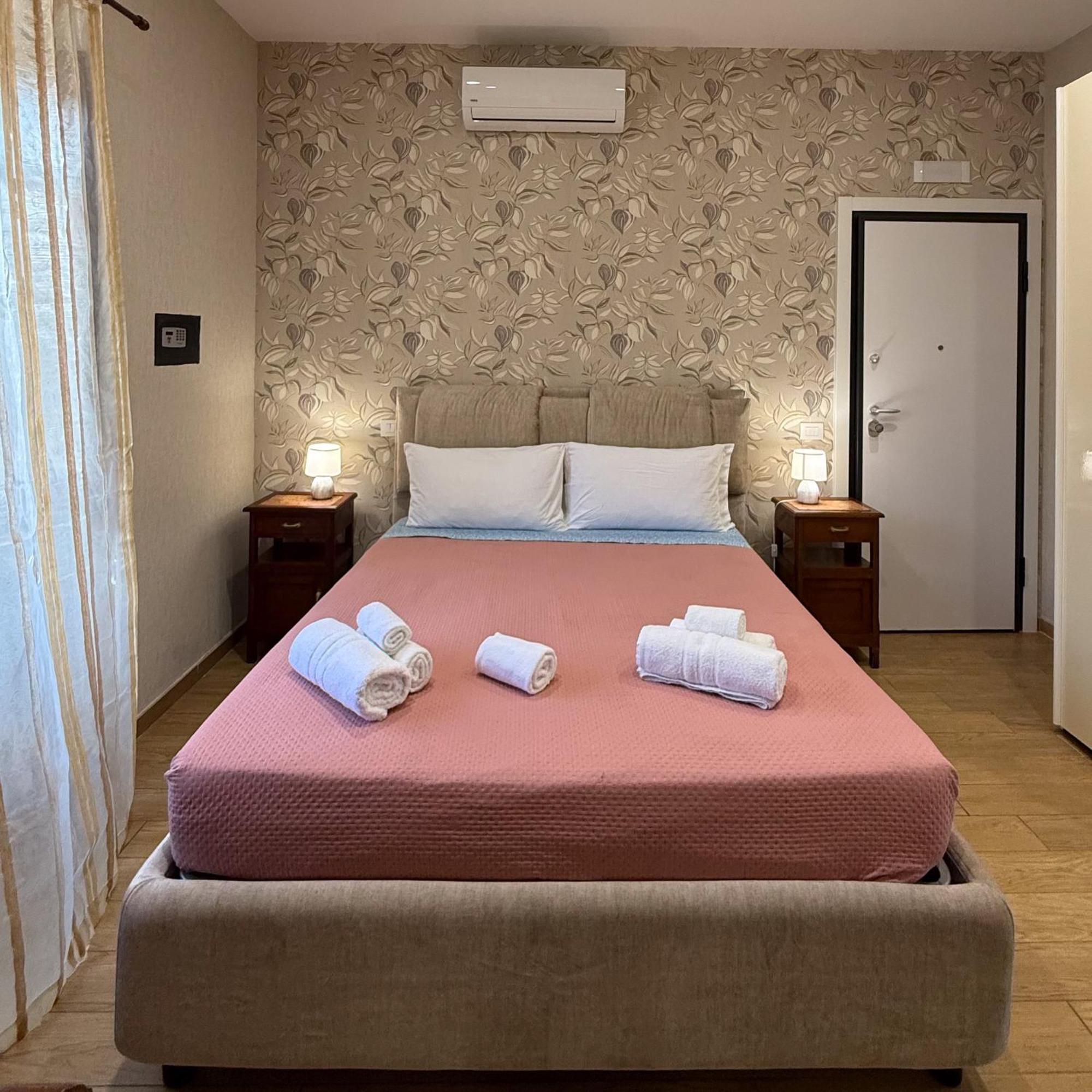 Edo House Anzio - Beachfront - Fronte Mare - Affittacamere Buitenkant foto