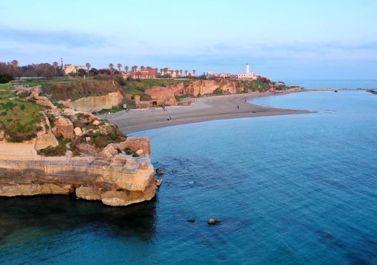Edo House Anzio - Beachfront - Fronte Mare - Affittacamere Buitenkant foto
